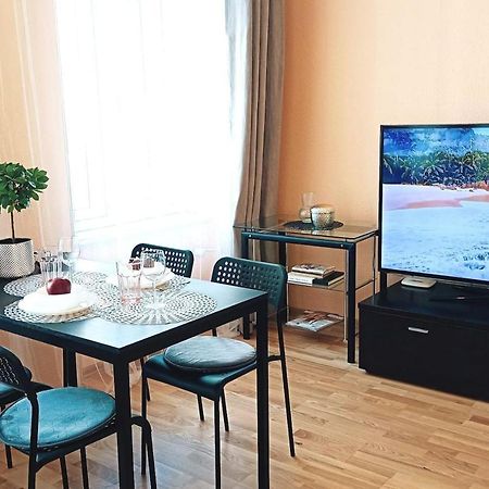 Centrally Located Studio Apartment Рига Екстер'єр фото