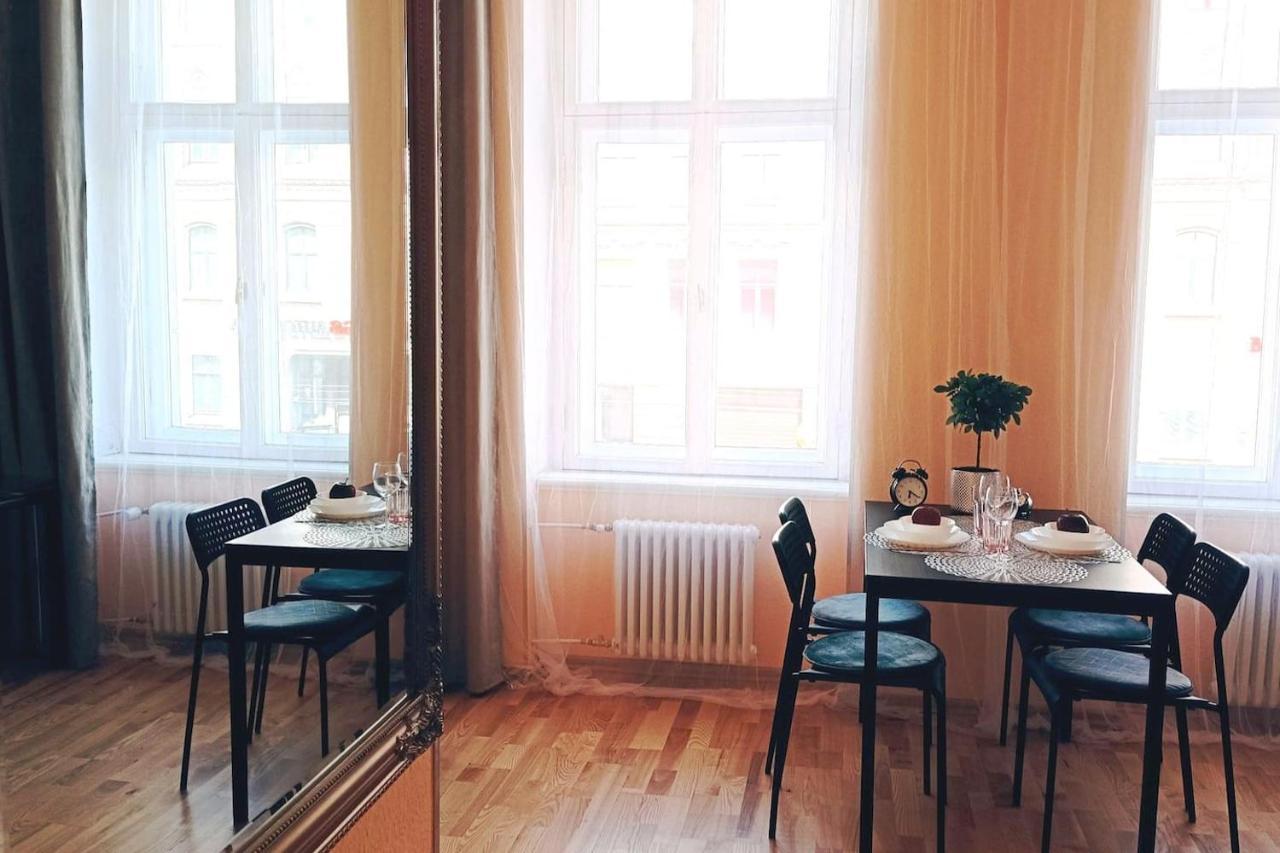 Centrally Located Studio Apartment Рига Екстер'єр фото