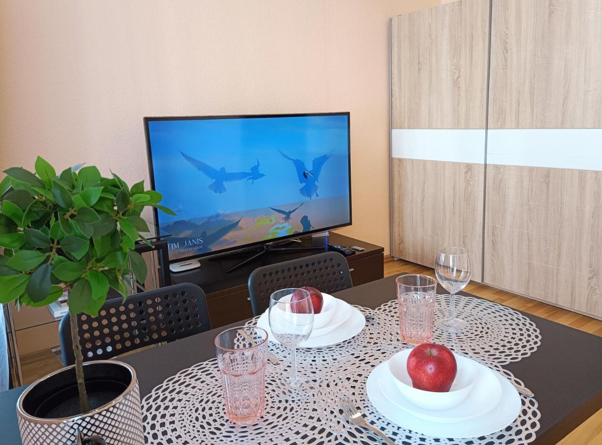 Centrally Located Studio Apartment Рига Екстер'єр фото